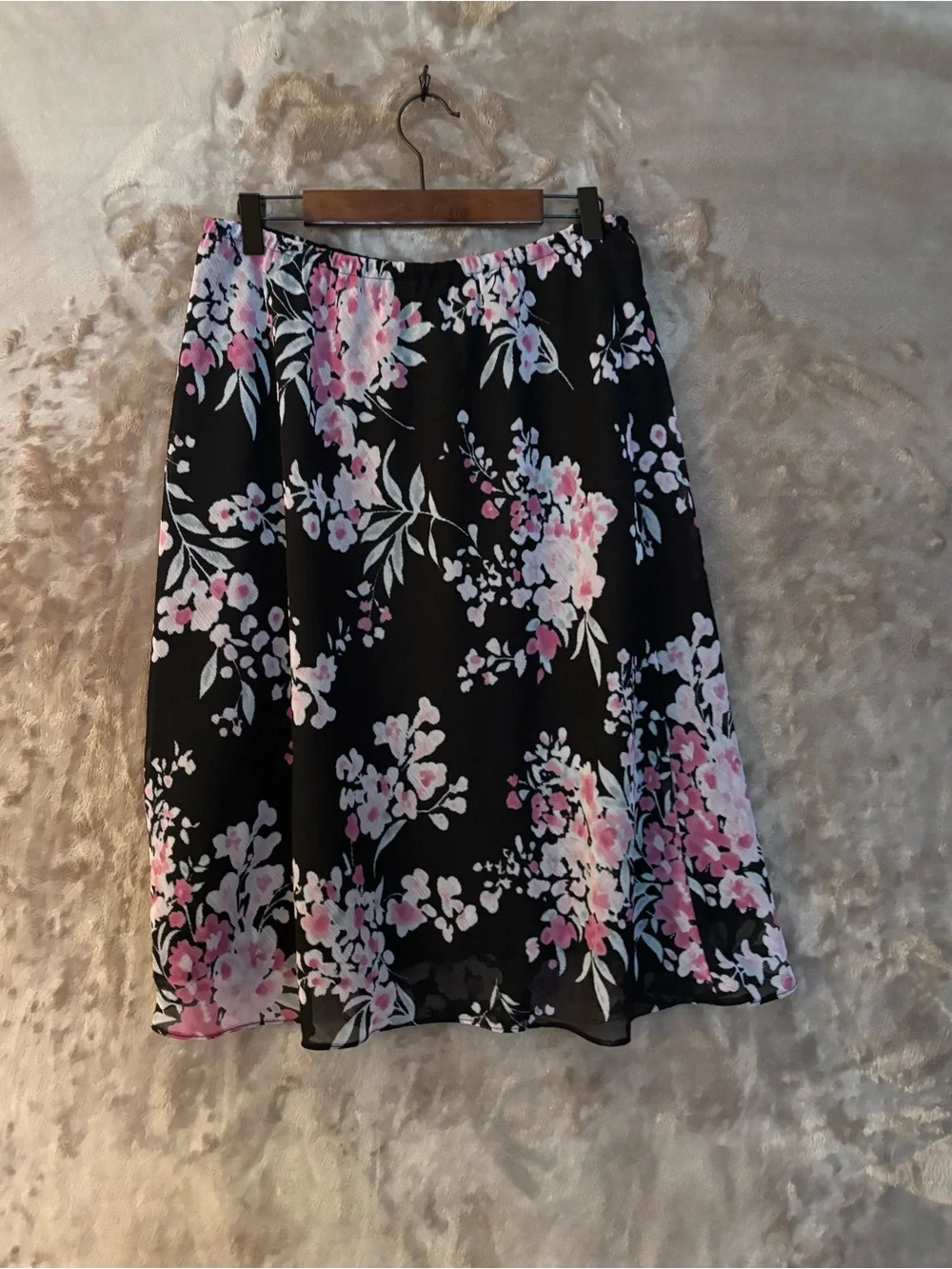 Floral A-Line Skirt Women’s Size 14 Black and Pink Floral Pattern
